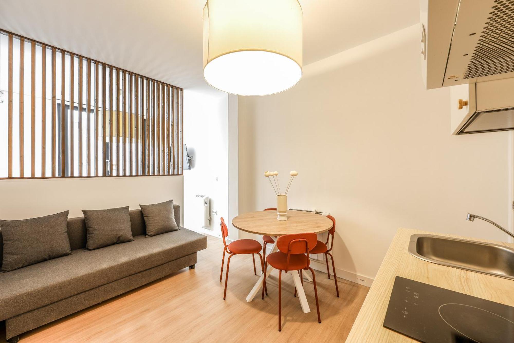 Pequeno Apartamento Reformado En Tirso De Molina Alquiler Temporal Madrid Luaran gambar